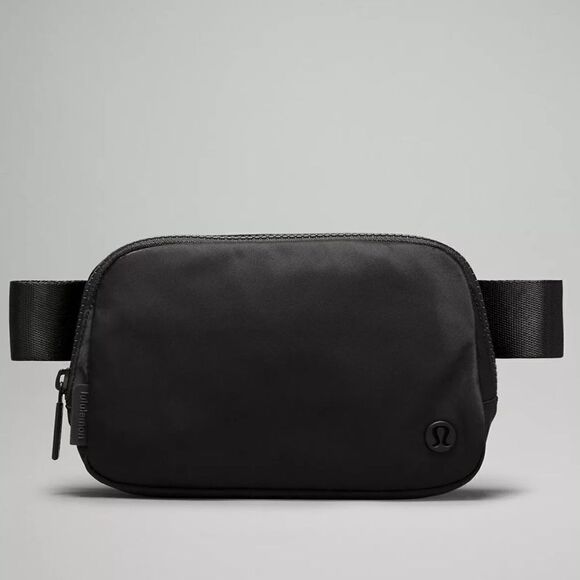 lululemon 1L Black Everywhere Belt Bag Fanny Pack Water Repellent Black Logo - Picture 1 of 13